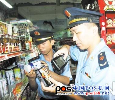 蕉城工商執(zhí)法人員配備POS機(jī) 食品從何而來(lái)一掃便知